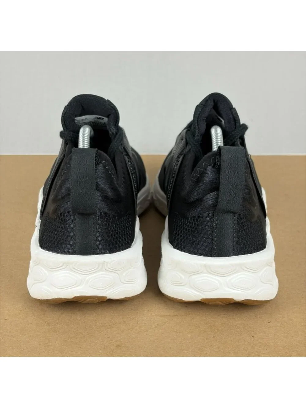 New Balance Fresh Foam Cruz Athletic Shoes Womens 9 Black White Breathable